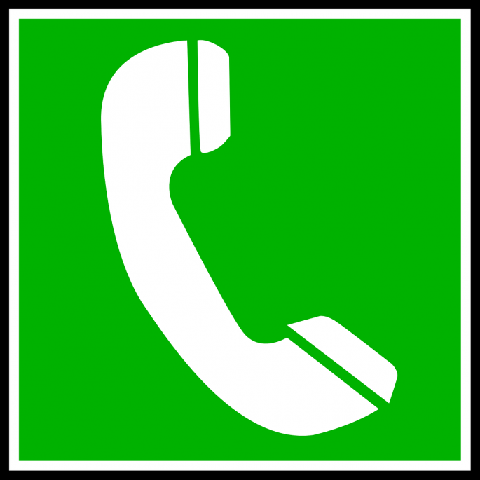 © Pixabay License | Bildquelle: https://pixabay.com/vectors/phone-receiver-telephone-24106/ | Urheber:in: Clker-Free-Vector-Images Telefonhörer auf grünem Hintergrund