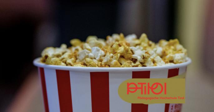 © Oleksandr Pidvalnyi | Bildquelle: Pixabay Lizenz | Urheber:in: Oleksandr Pidvalnyi Popcornbecher mit PHT Logo