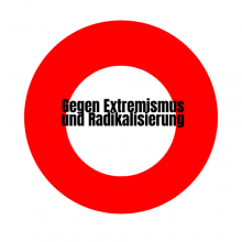 Stopschild mit dem Schriftzug:  Gegen Extremismus und Radikalisierung