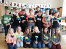 VS Absam Dorf: Kinderkunst für die Ukraine