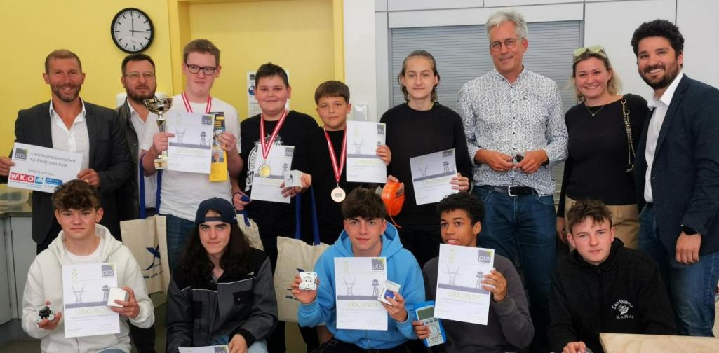 Teilnehmer Landeswettbewerb Elektrotechnik Teilnehmer Landeswettbewerb Elektrotechnik